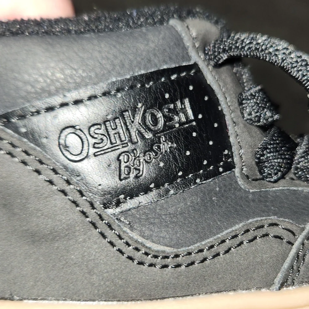 OshKosh B'Gosh Hi Tops Size 4
